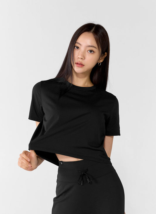 ベーシックストレッチクロップドTシャツ